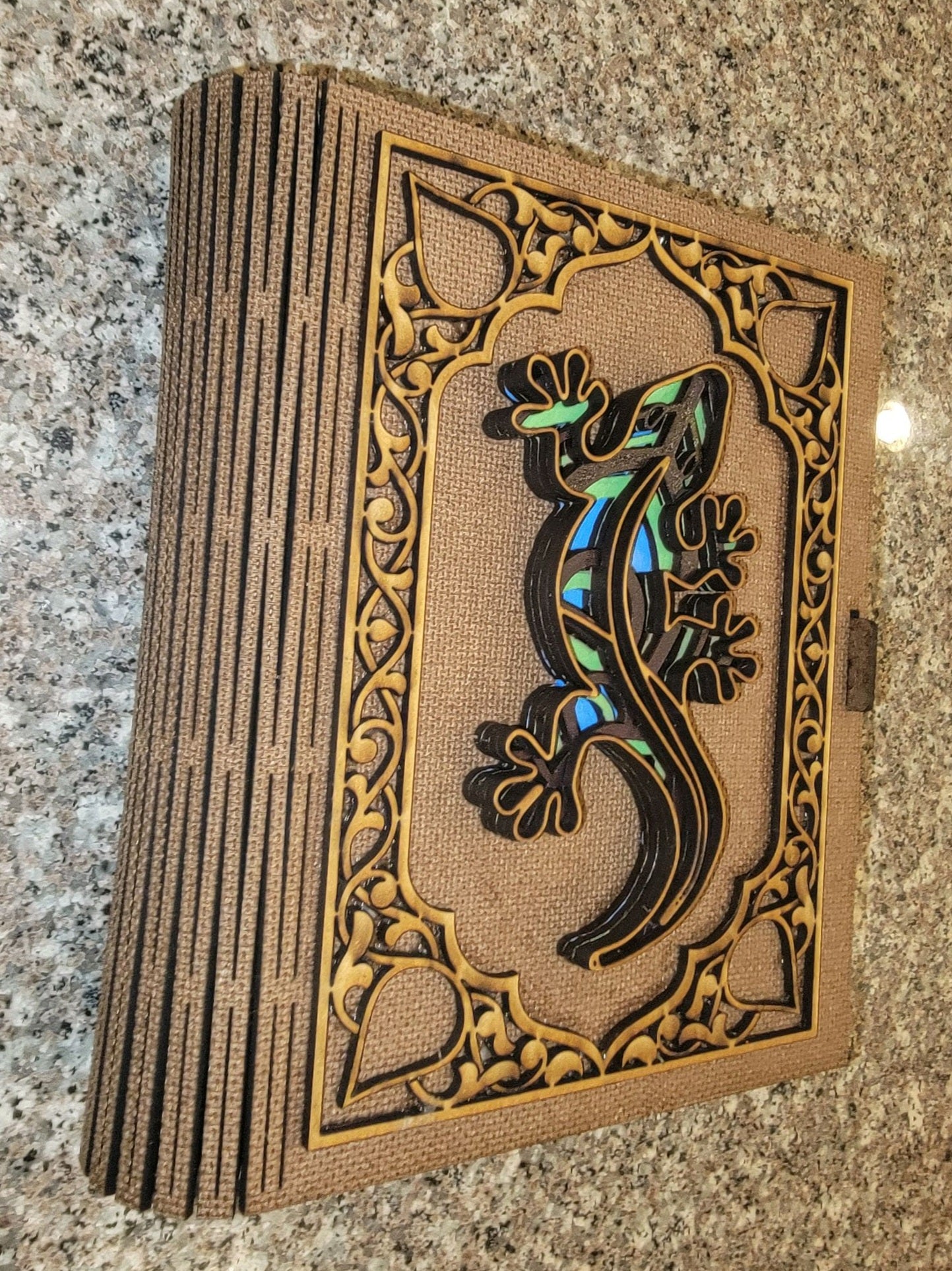 Lizard Gift Box Book - 3D Design